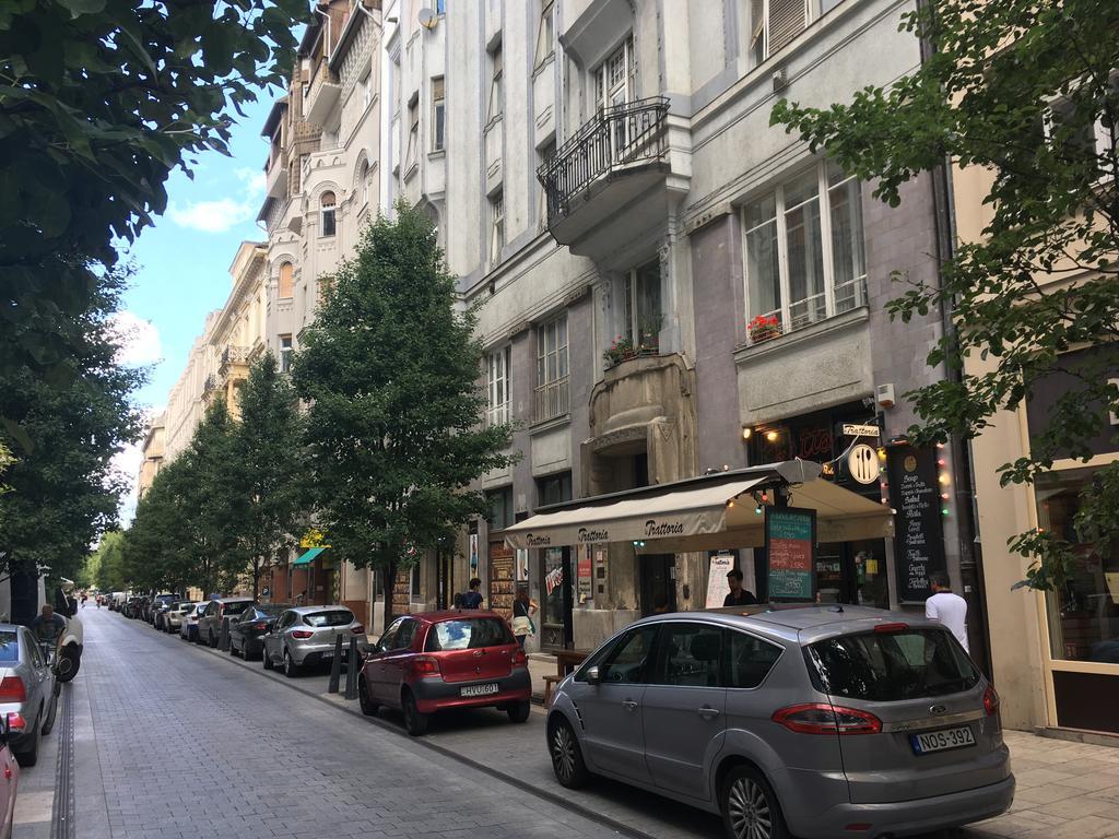 Makes You Happy Budapest Exterior photo